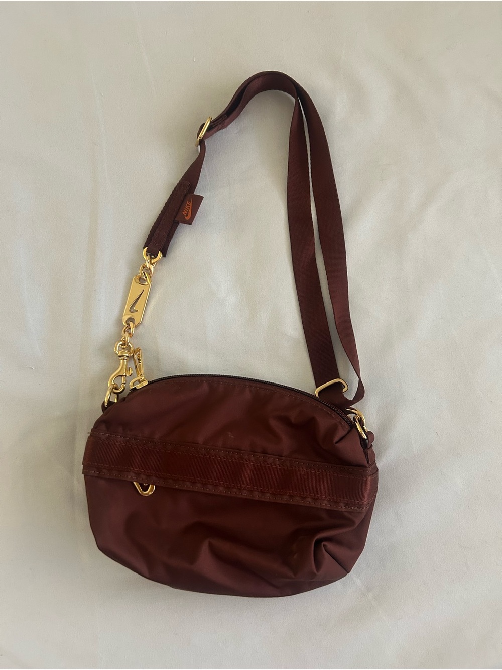 Nike Sportswear Futura Crossbody Bag with Gold Hardware - Picture 2 of 4